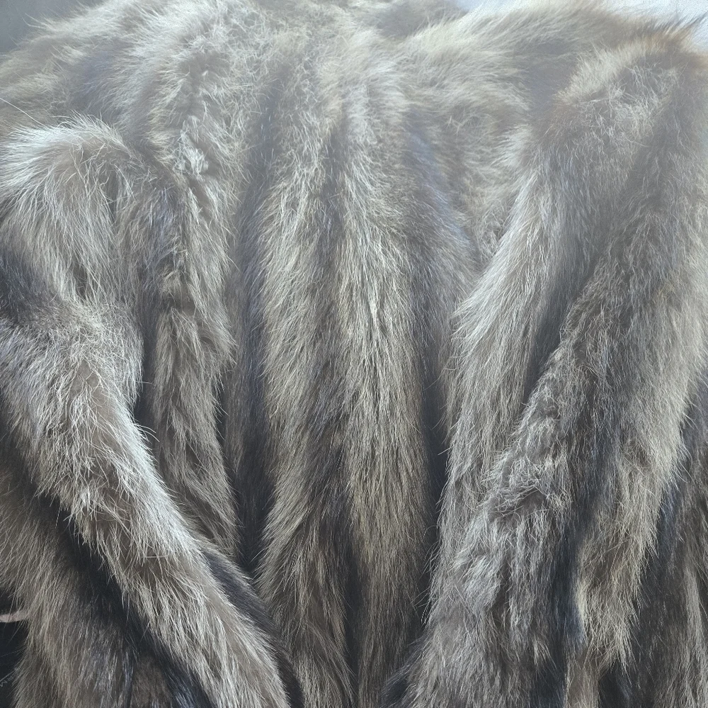 Luxurious Racoon Fur Coat - Picture 5 of 12